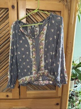 Lucky Brand Gray Floral Boho Blouse with Pink & Cream Accents
